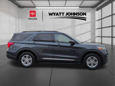 Used 2023 Ford Explorer XLT w/ Equipment Group 202A AWD/4WD image 6