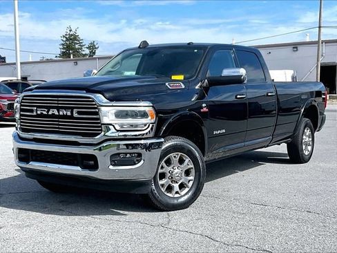 Used 2022 RAM 3500 Laramie AWD/4WD image 2