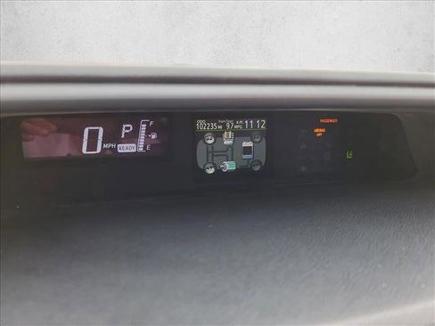Used 2017 Toyota Prius C One FWD image 19