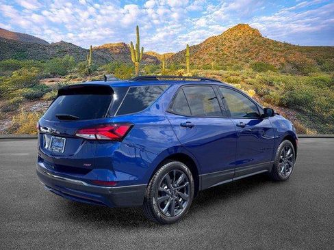 Used 2023 Chevrolet Equinox RS w/ RS Leather Package FWD image 4