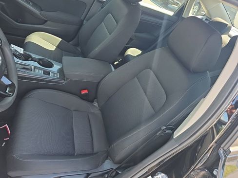 Certified 2025 Honda Civic LX image 9