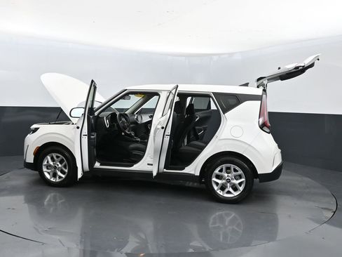 Used 2023 Kia Soul LX w/ LX Technology Package image 50