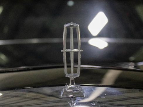 Used 1989 Lincoln Town Car Signature image 32