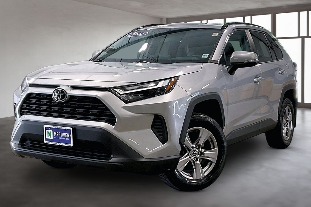 Used 2022 Toyota RAV4 XLE AWD/4WD image 1