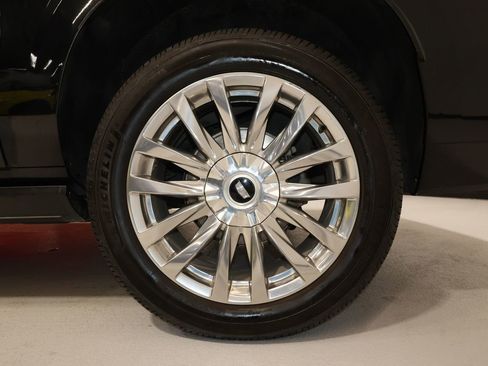 Used 2021 Cadillac Escalade ESV Premium Luxury w/ Driver Assist Tech Package image 22