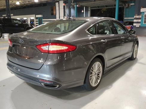 Used 2016 Ford Fusion SE w/ Equipment Group 202A FWD image 8
