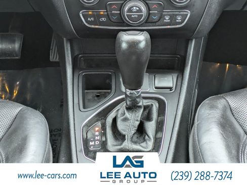 Used 2019 Jeep Cherokee Limited FWD image 18