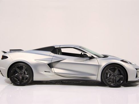 Used 2024 Chevrolet Corvette E-Ray AWD/4WD image 13