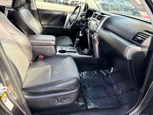 Used 2017 Toyota 4Runner SR5 Premium AWD/4WD image 23