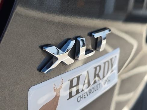 Used 2018 Ford Explorer XLT w/ Equipment Group 202A FWD image 9