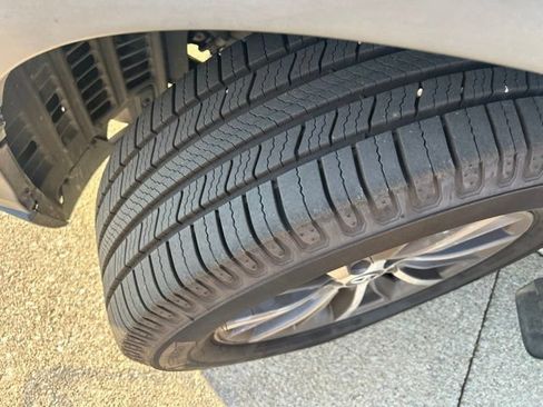 Used 2017 Toyota Highlander XLE w/ Protection Package #3 AWD/4WD image 19