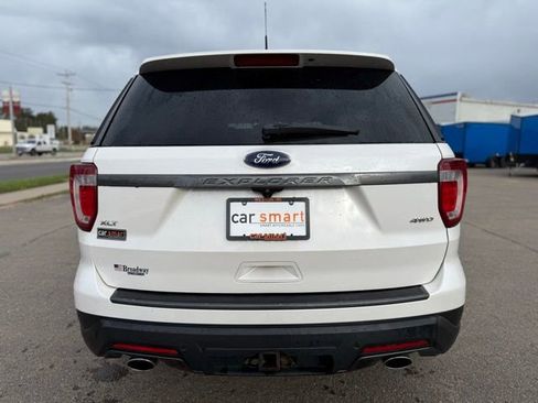Used 2018 Ford Explorer XLT w/ Equipment Group 202A AWD/4WD image 6