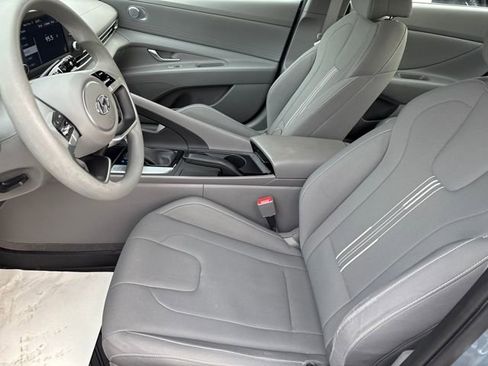 Used 2023 Hyundai Elantra SEL image 9