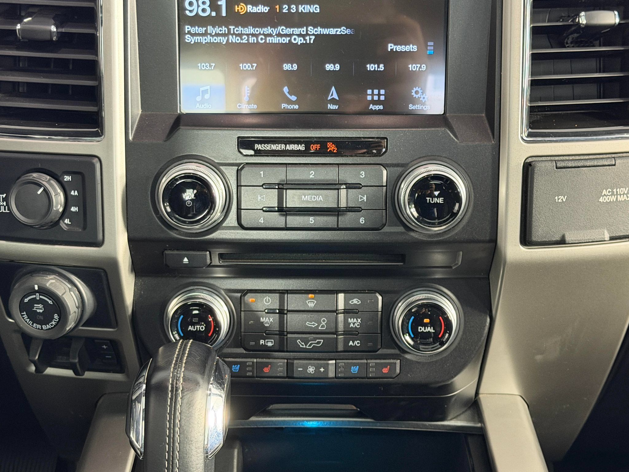 Used 2017 Ford F150 Lariat w/ Equipment Group 502A Luxury AWD/4WD image 35