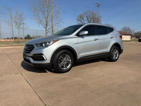 Used 2017 Hyundai Santa Fe Sport image 2