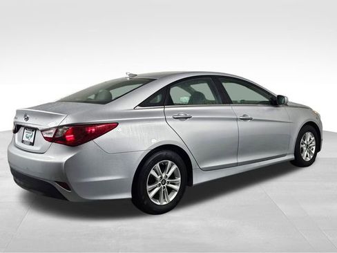 Used 2014 Hyundai Sonata GLS image 7