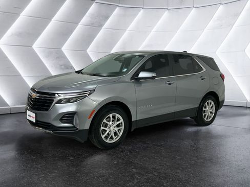 Used 2024 Chevrolet Equinox LT image 3