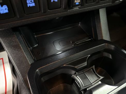 Used 2019 Toyota Tacoma TRD Sport w/ Technology Package image 35