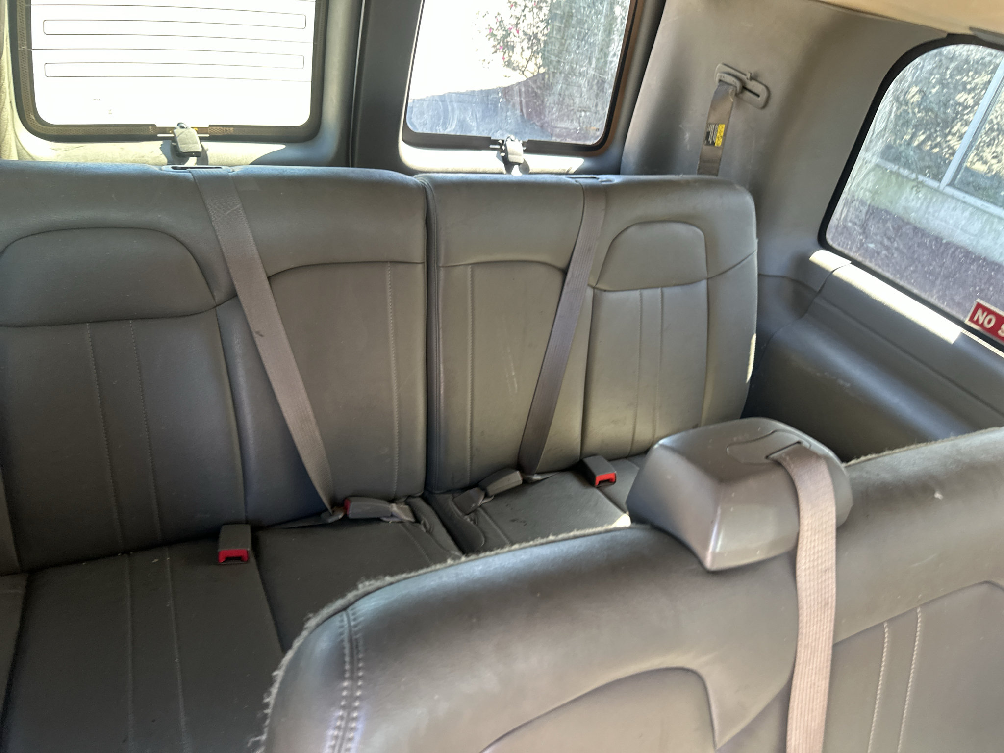 Used 2019 GMC Savana 3500 LS RWD image 3