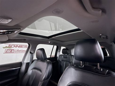 Used 2022 Jeep Grand Cherokee Limited 4xe image 12