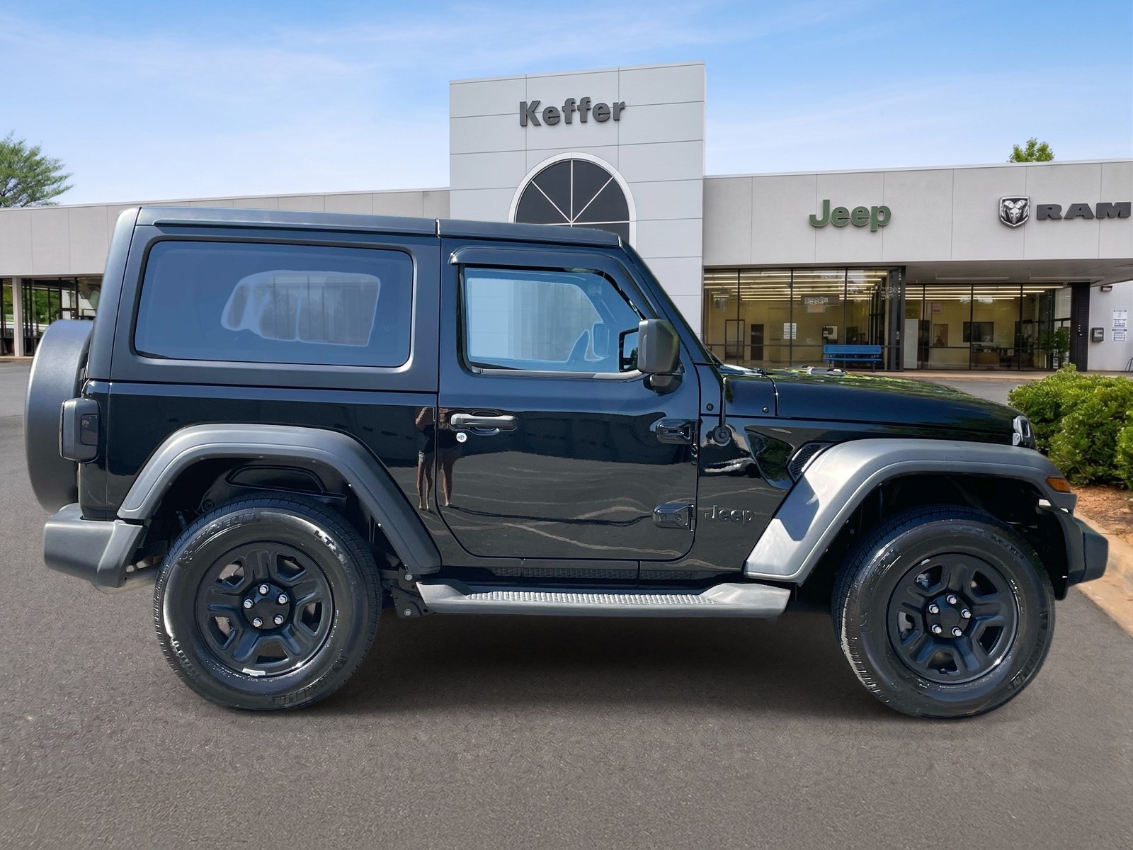 Certified 2023 Jeep Wrangler Sport AWD/4WD image 6