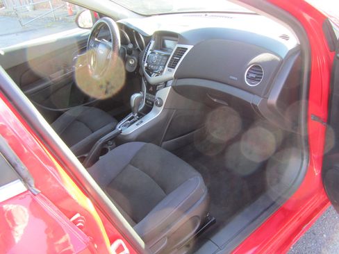 Used 2015 Chevrolet Cruze LT image 20