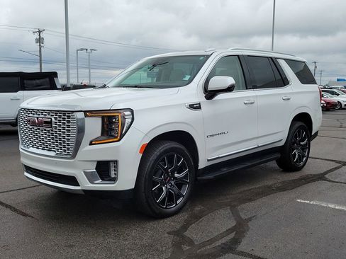 Used 2023 GMC Yukon Denali w/ LPO, Floor Liner Package AWD/4WD image 8