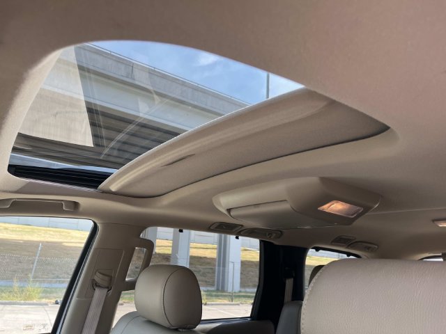 Used 2019 Toyota Sequoia Platinum RWD image 11