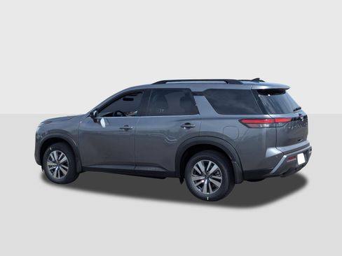 New 2026 Nissan Pathfinder SL FWD image 3