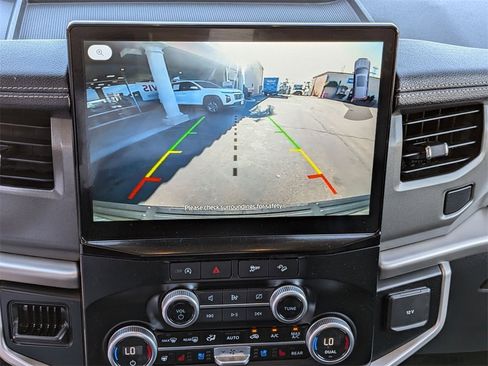 Used 2024 Ford Expedition Max XLT image 21