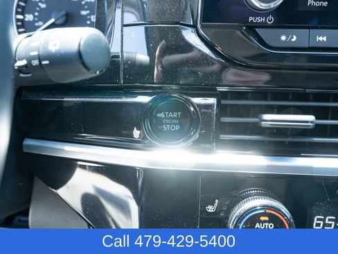 Used 2025 Nissan Pathfinder SV FWD image 23