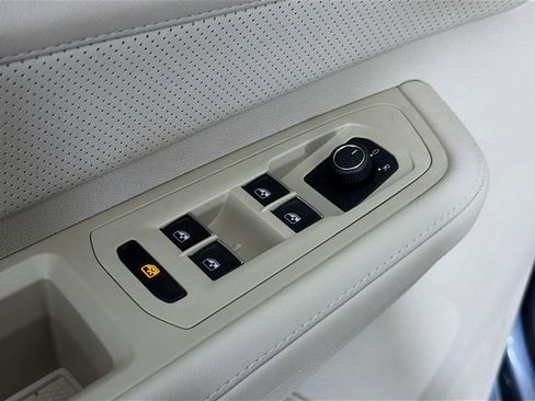 Used 2024 Volkswagen Atlas SE image 18