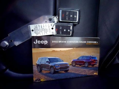 Certified 2022 Jeep Grand Cherokee Limited 4xe image 34