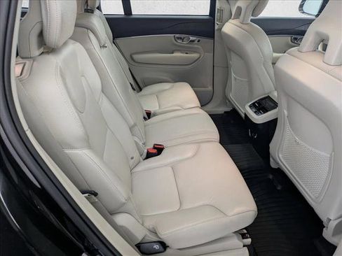 Used 2020 Volvo XC90 T6 Momentum w/ Protection Package Premier image 19