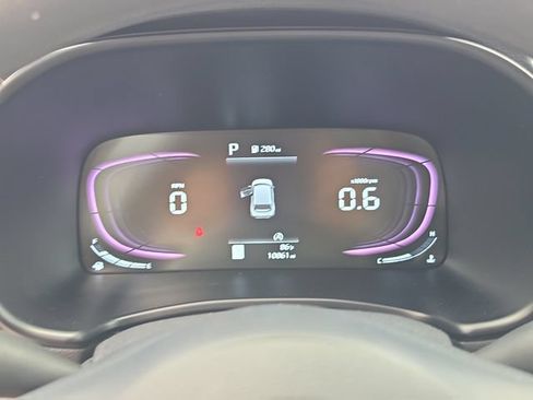 Certified 2025 Kia Soul LX w/ LX Technology Package FWD image 10