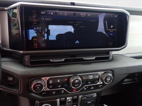 New 2025 Jeep Gladiator Willys image 15