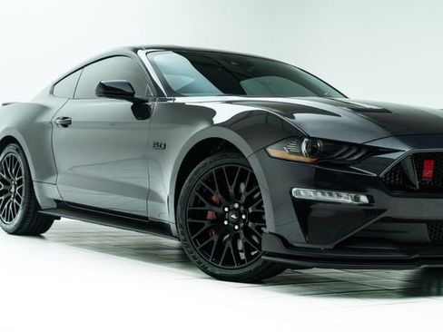 Used 2022 Ford Mustang GT Premium w/ Black Accent Package RWD image 3