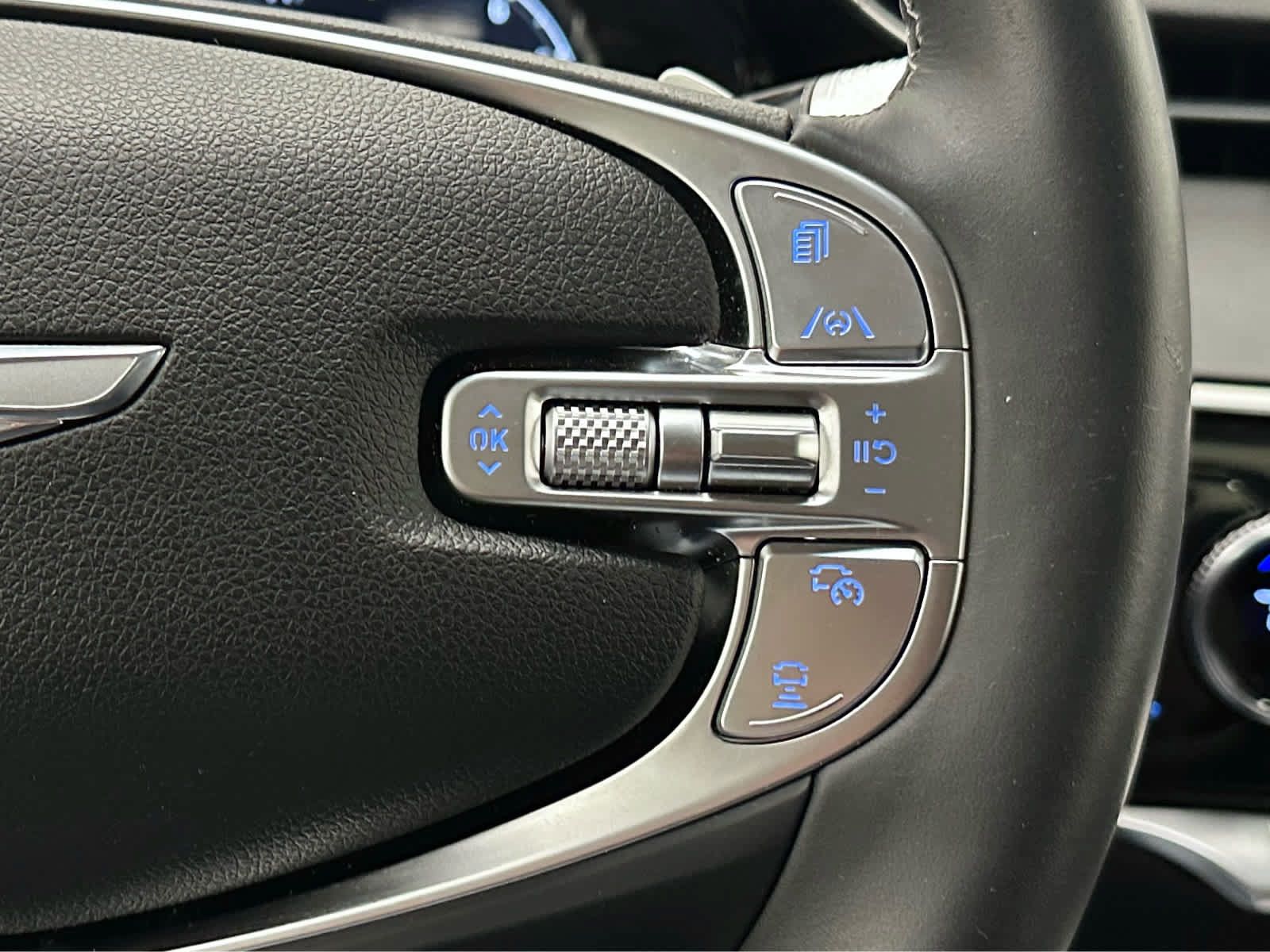 Used 2025 Genesis GV70 2.5T AWD/4WD image 26