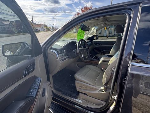 Used 2017 Chevrolet Suburban Premier image 11