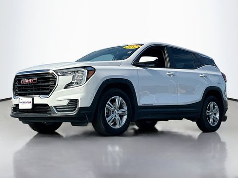 Used 2024 GMC Terrain SLE image 12