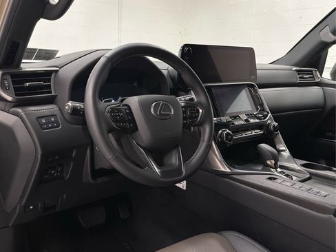 Used 2025 Lexus LX 700h Overtrail w/ Accessory Package (Z1) AWD/4WD image 10