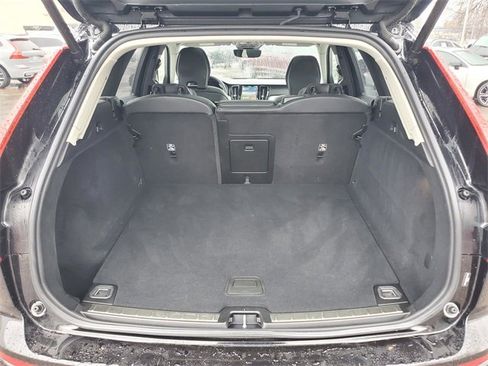 Used 2025 Volvo XC60 B5 Plus image 35