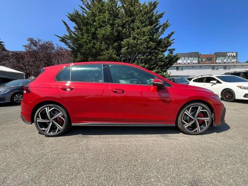 New 2026 Volkswagen GTI SE FWD image 9