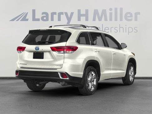 Used 2017 Toyota Highlander Limited image 2