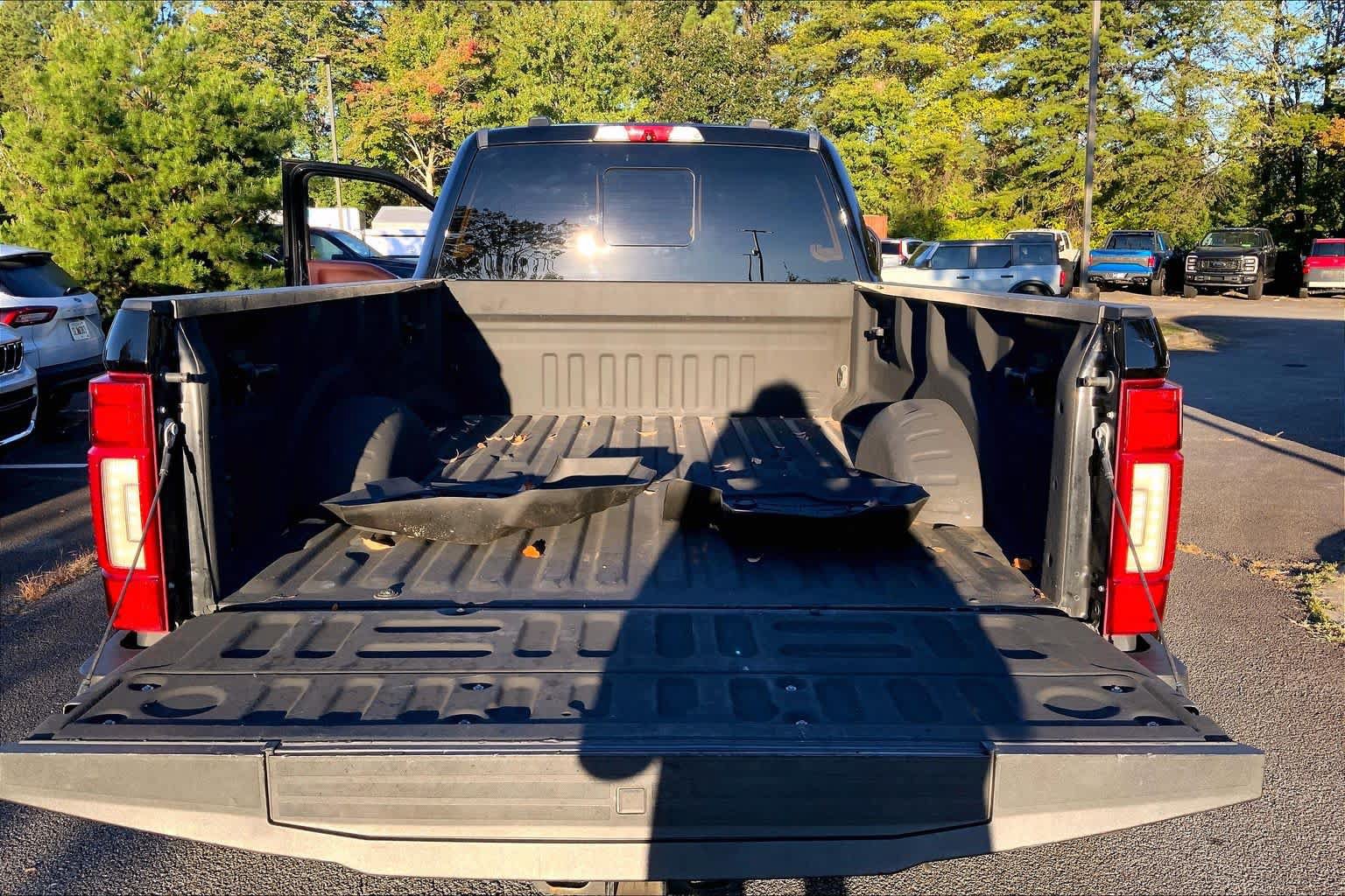 Used 2022 Ford F350 Platinum w/ FX4 Off-Road Package AWD/4WD image 33
