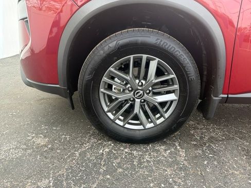 Used 2025 Nissan Rogue S FWD image 30