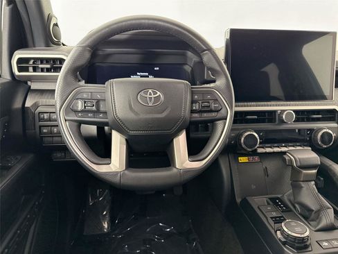 Certified 2025 Toyota 4Runner Platinum AWD/4WD image 33