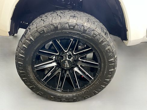 Used 2023 Toyota Tacoma SR5 w/ Technology Package image 13