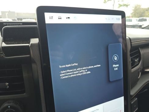 Used 2024 Ford Expedition Platinum image 11