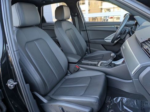 Used 2024 Audi Q3 2.0T Premium w/ Convenience Package image 28